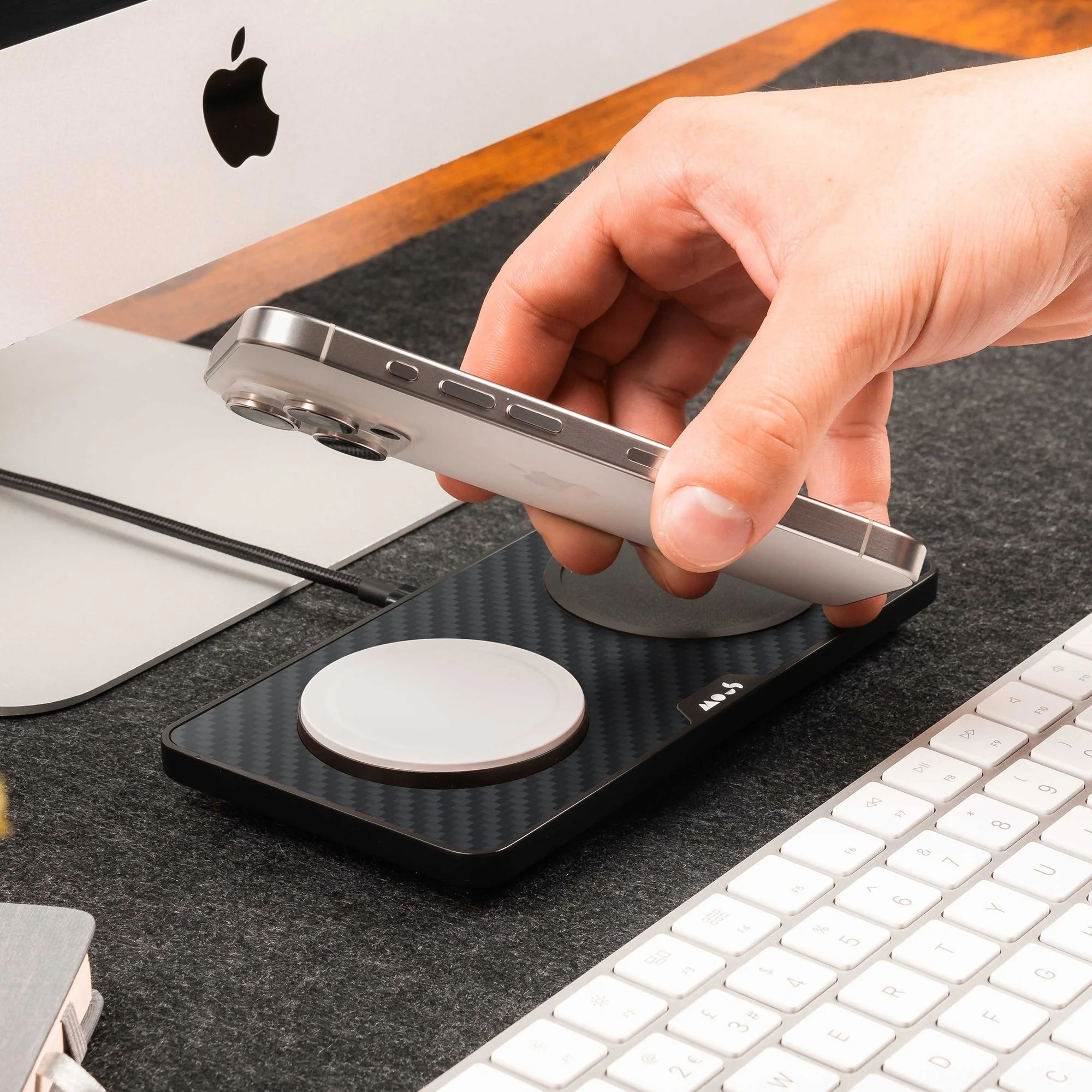 Aramid Fibre Wireless Charging Station - Image 3